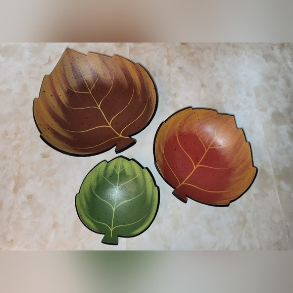 Wood Nesting Leaf Bowls - Picture 2 of 2